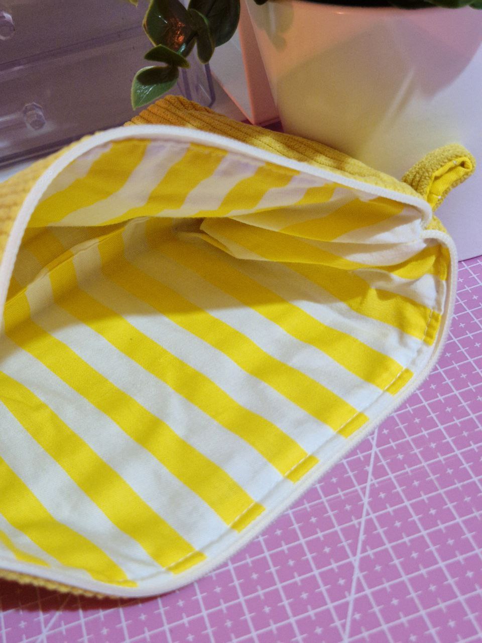 Everyday daisy Makeup Bag