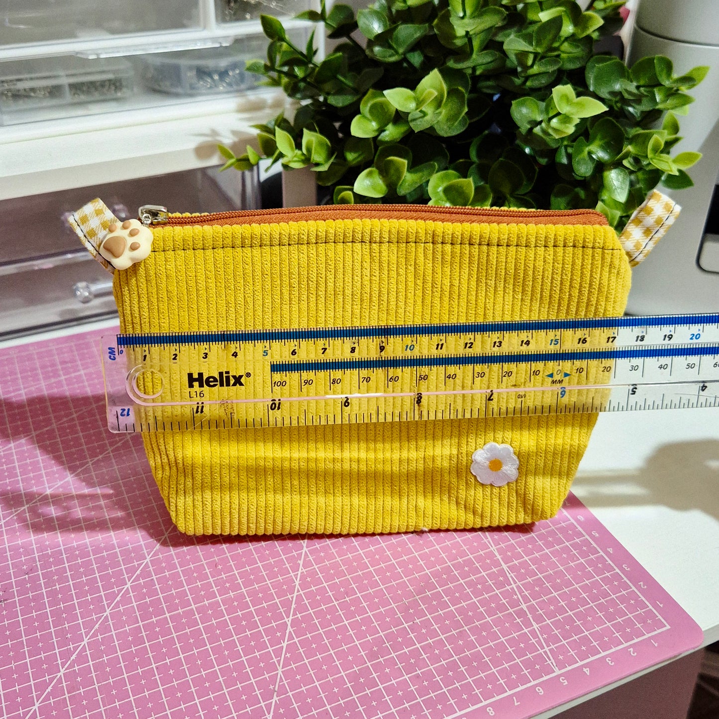 Everyday daisy Makeup Bag