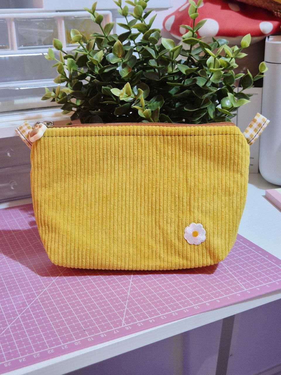Everyday daisy Makeup Bag
